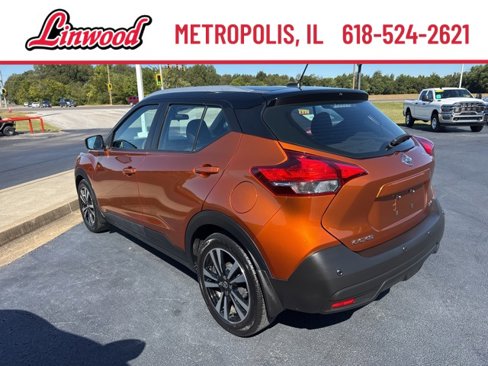 Used 2020 Nissan Kicks SV image 4