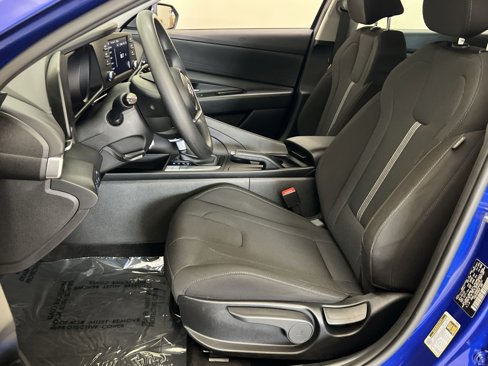 Used 2023 Hyundai Elantra SE image 11