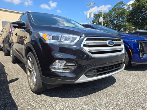 Used 2019 Ford Escape Titanium image 2