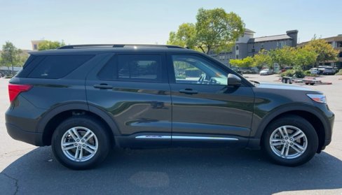 Used 2022 Ford Explorer XLT w/ Equipment Group 202A image 7
