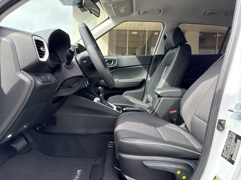 New 2025 Hyundai Venue Limited image 7