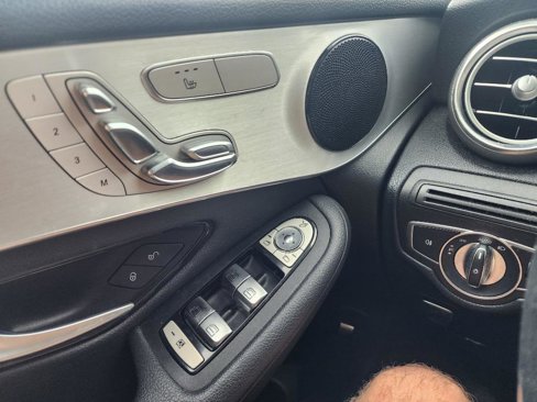 Used 2020 Mercedes-Benz GLC 300 image 21