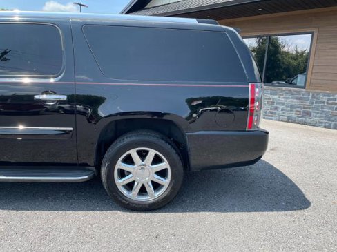 Used 2008 GMC Yukon XL Denali image 4