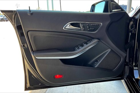 Used 2015 Mercedes-Benz CLA 250 image 17
