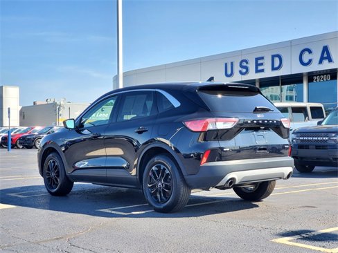Used 2022 Ford Escape SE w/ Convenience Package image 3