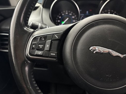 Used 2018 Jaguar F-PACE Premium image 15