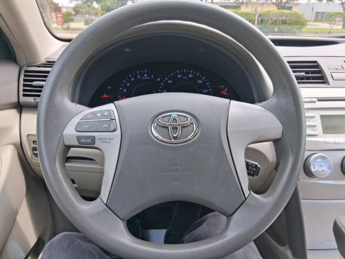 Used 2011 Toyota Camry LE image 23