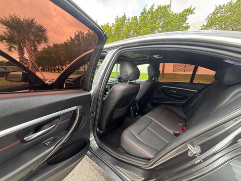 Used 2018 BMW 330i xDrive Sedan w/ Convenience Package image 10