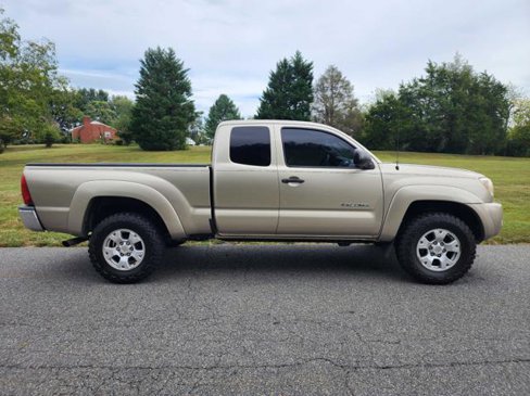 Used 2006 Toyota Tacoma 4x4 Access Cab V6 image 5