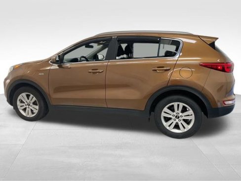 Used 2018 Kia Sportage LX w/ LX Popular Package image 3