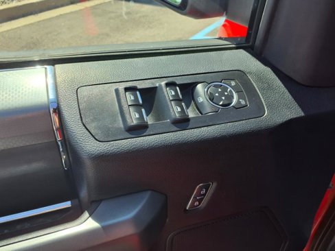 Used 2017 Ford F150 XLT image 13