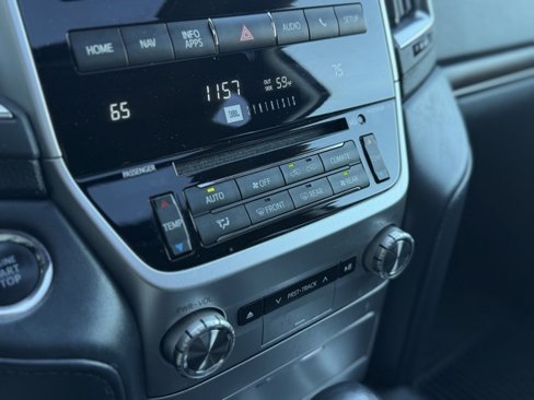 Used 2019 Toyota Land Cruiser image 27