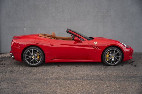 Used 2011 Ferrari California image 6