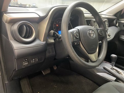 Used 2015 Toyota RAV4 XLE image 17