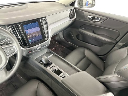 Certified 2025 Volvo S60 B5 Core image 21