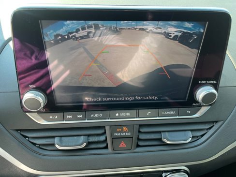 Used 2022 Nissan Altima 2.5 SV image 17