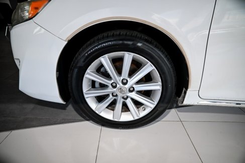 Used 2013 Toyota Camry image 42