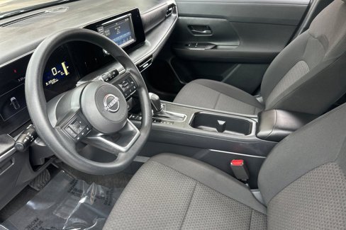 Used 2025 Nissan Kicks S w/ Charging Package image 10