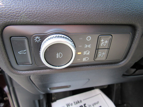 Used 2022 Ford Explorer XLT w/ Equipment Group 202A image 10