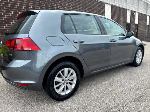 Used 2017 Volkswagen Golf S image 31