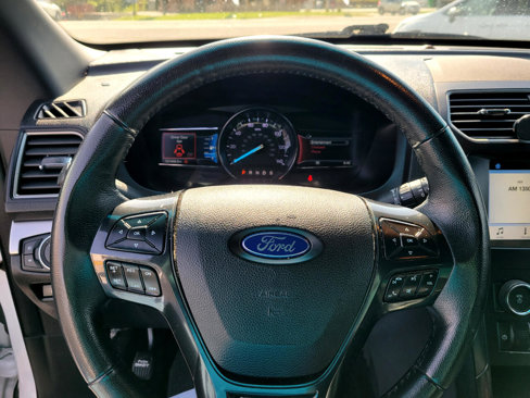 Used 2019 Ford Explorer XLT w/ Equipment Group 201A image 11