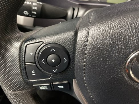 Used 2016 Toyota Corolla LE image 30