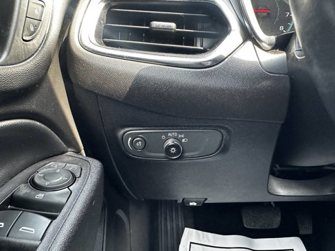 Used 2018 Chevrolet Equinox LT image 28