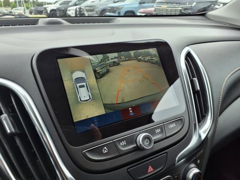Used 2018 Chevrolet Equinox Premier image 15
