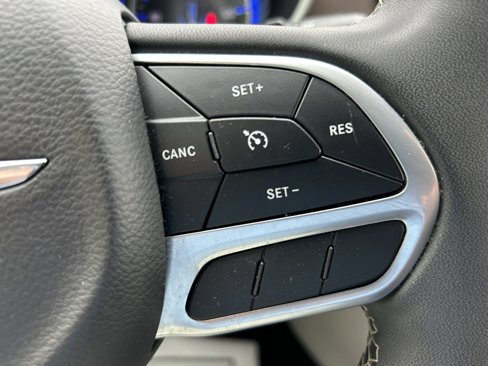 Used 2023 Chrysler Voyager LX image 21