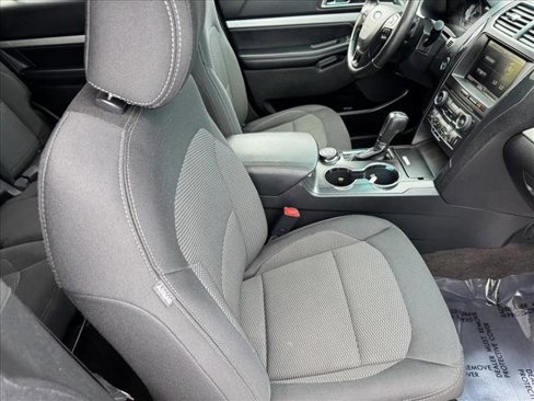 Used 2016 Ford Explorer XLT w/ Equipment Group 201A image 21
