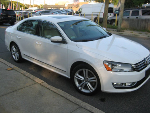 Used 2014 Volkswagen Passat 1.8T SEL Premium image 3