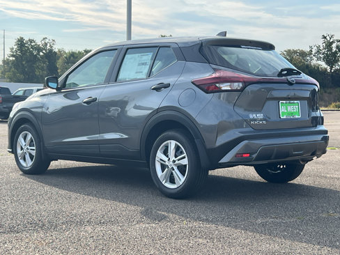 New 2025 Nissan Kicks Play S image 5