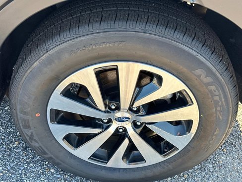 Used 2024 Subaru Outback Premium image 6