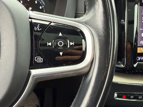 Used 2021 Volvo XC60 T5 Inscription w/ Protection Package Premier image 19