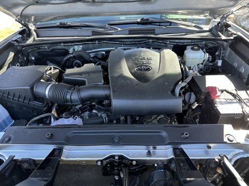 Used 2022 Toyota Tacoma TRD Off-Road image 14