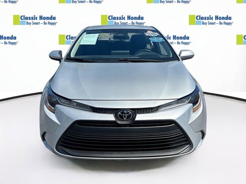 Used 2024 Toyota Corolla LE image 2