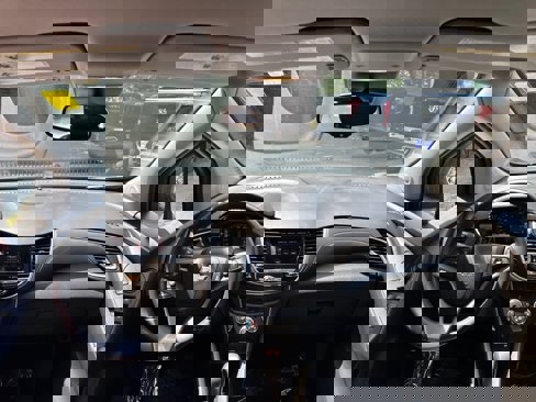 Certified 2021 Chevrolet Trax LT w/ Driver Confidence Package image 32