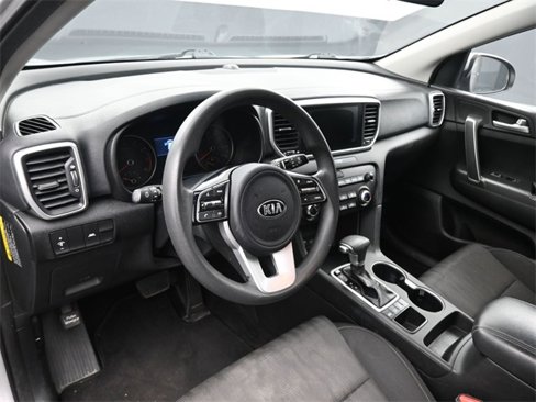 Used 2020 Kia Sportage LX image 18