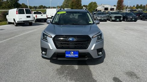 Used 2022 Subaru Forester Premium image 9