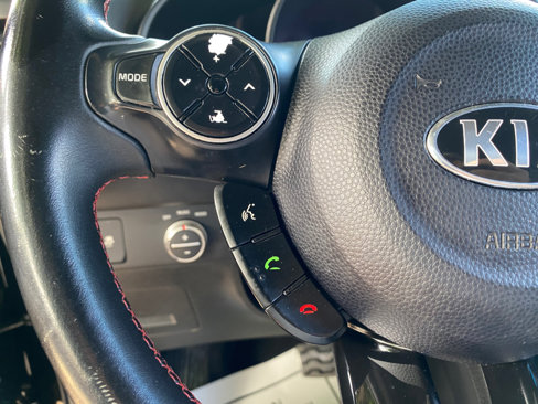 Used 2015 Kia Soul + image 41