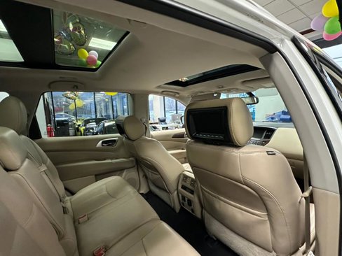 Used 2018 Nissan Pathfinder Platinum image 28