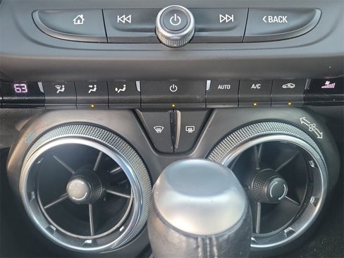 Used 2019 Chevrolet Camaro LT w/ Technology Package image 18