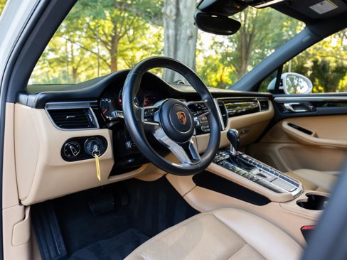 Used 2018 Porsche Macan Sport Edition image 18