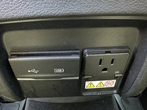 Used 2019 Jeep Cherokee Limited image 22