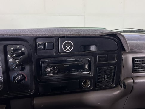 Used 1996 Dodge Ram 1500 Truck 4x4 Regular Cab image 9