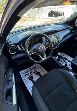 Used 2019 Nissan Kicks SV image 17