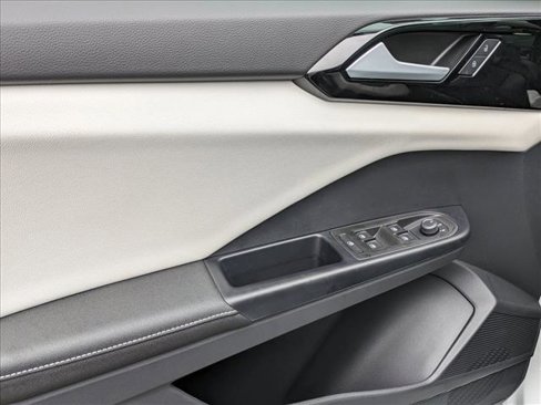 New 2025 Volkswagen Taos S image 16