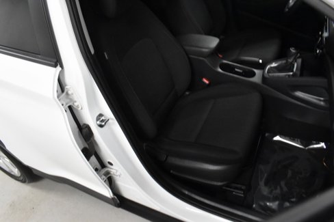Used 2022 Hyundai Kona SEL image 15