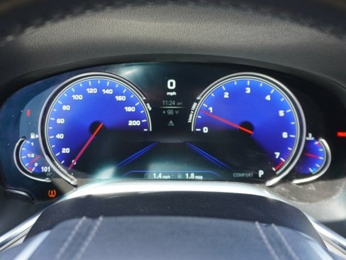 Used 2016 BMW 740i image 27