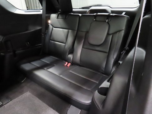 Used 2020 Ford Explorer XLT w/ Equipment Group 202A image 12